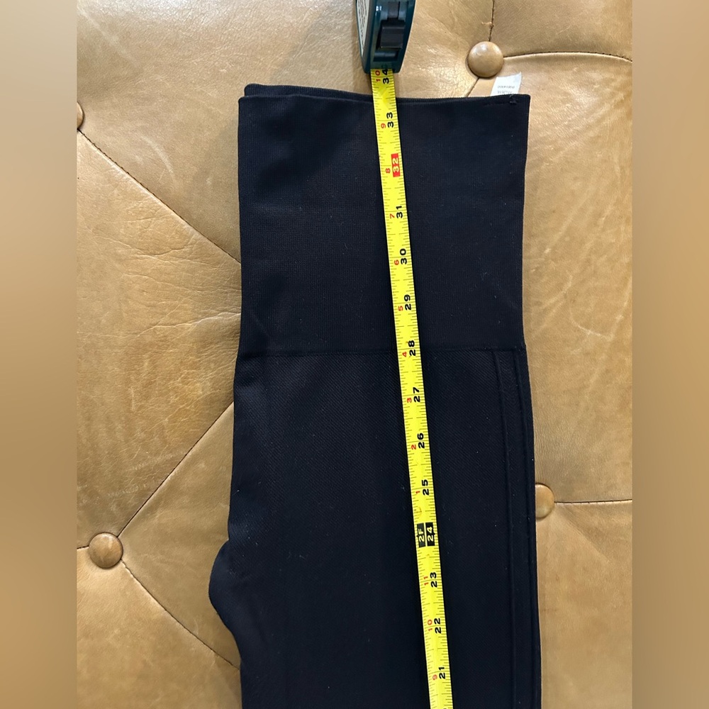 SPANX Classic Black Leggings - Picture 6 of 7
